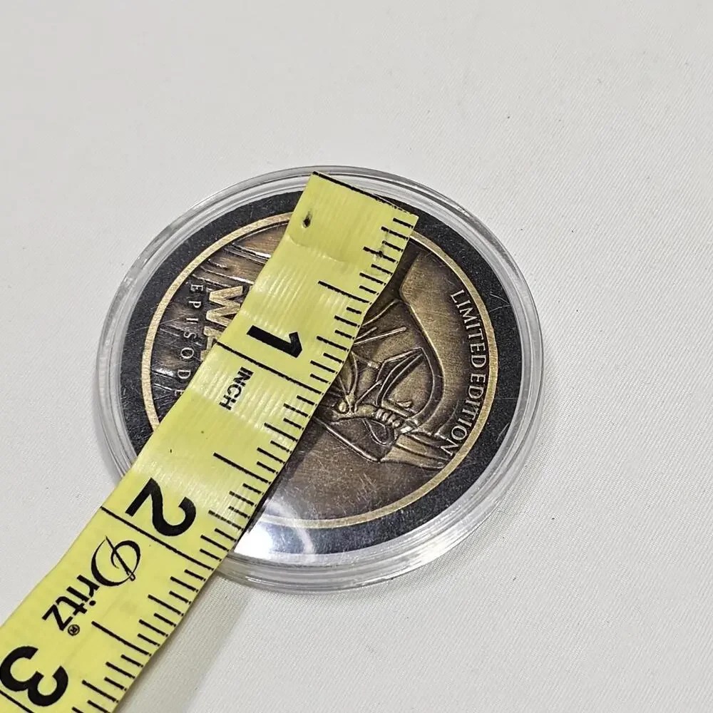Vintage Star Wars Episode 3 Limited Edition Commemorative Coin in Case - Picture 4 of 4
